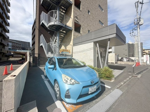 GRAND HILLS東古松の駐車場