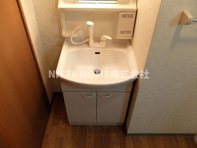 グランヴェールの独立洗面台|人気のシャワー付き洗面台◎