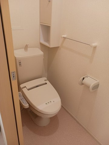 コンパクトで使いやすいトイレです