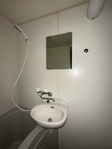 プレサンス千日前通の洗面所