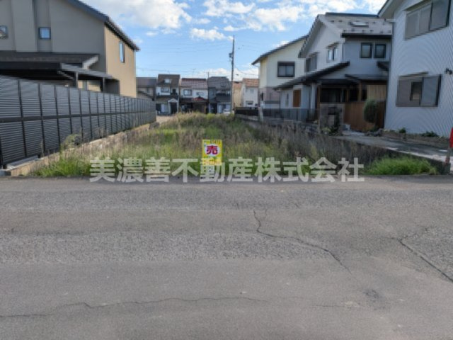 ６７４７３　本巣郡北方町柱本南土地の外観