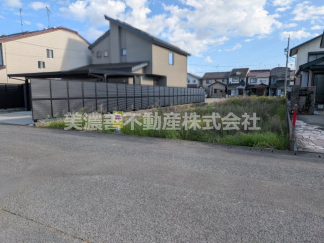 ６７４７３　本巣郡北方町柱本南土地の外観