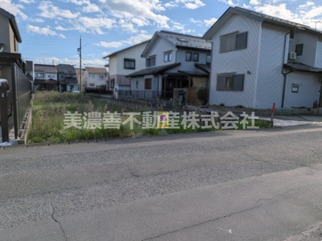 ６７４７３　本巣郡北方町柱本南土地の外観