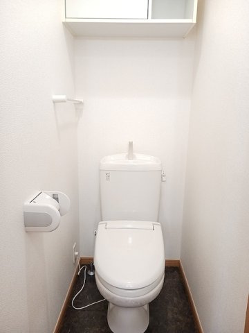 コンパクトで使いやすいトイレです