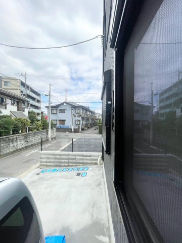 外からの目が気にならないバルコニーで洗濯物が干せます
