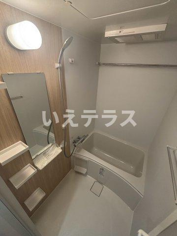 セレニテ神戸駅前アリエの浴室