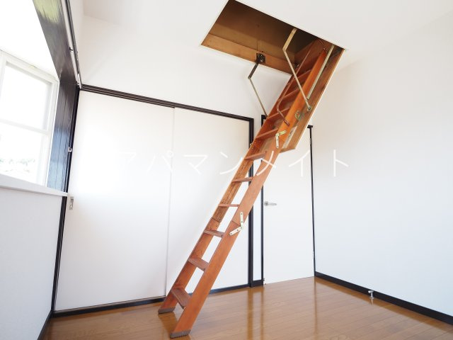 【その他】 | ホープ戸塚台 | 屋根裏収納あります