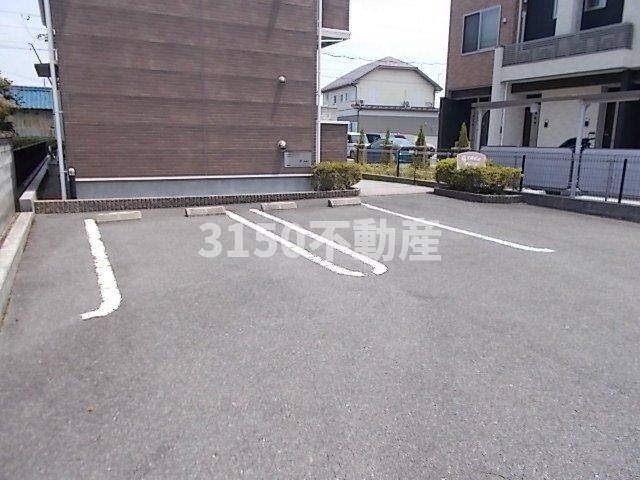 グレイスの駐車場|駐車場完備です