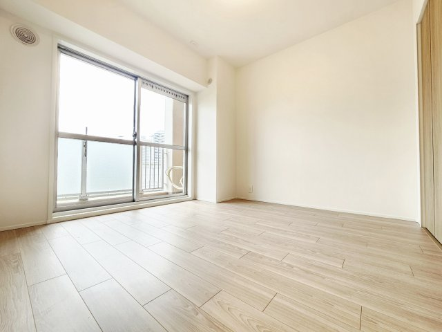 三陽ハイツ都島の洋室|明るい洋室です