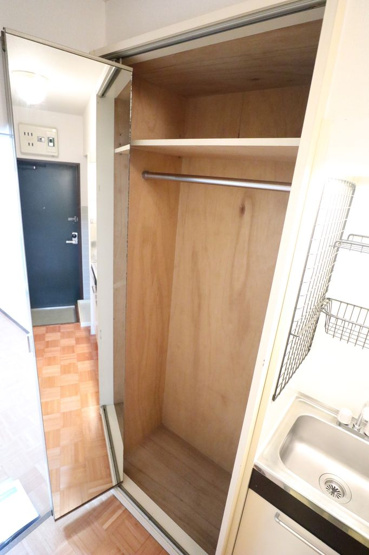 【収納】 | 菱和パレス向ヶ丘遊園 | 同タイプ別住戸写真となります。現況と異なる場合がございます。
