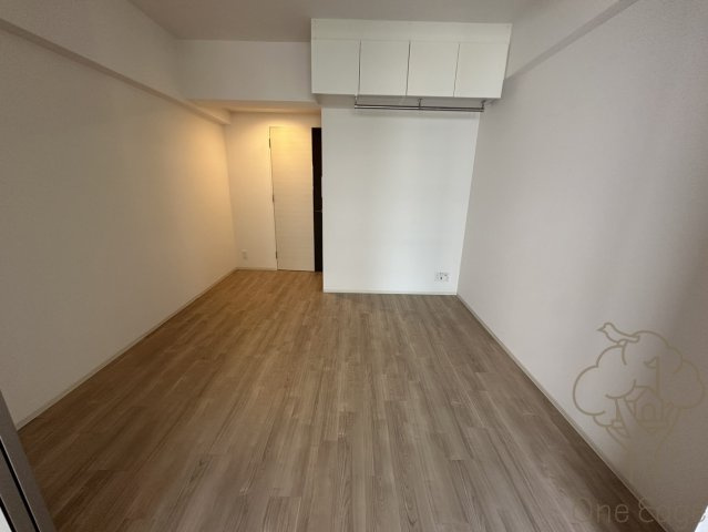 APRILE南森町の居間・リビング