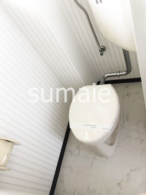 サンリーザのトイレ|クロスがお洒落なトイレです。