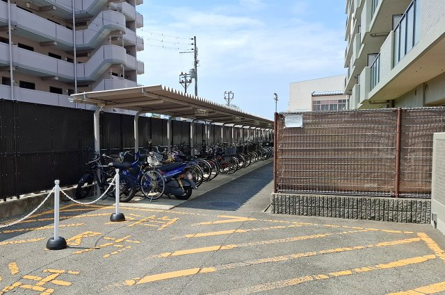 アステージ岸和田の駐輪場|駐輪場