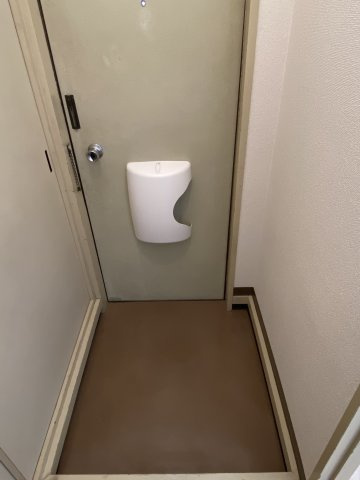 カーサみよしＡの玄関