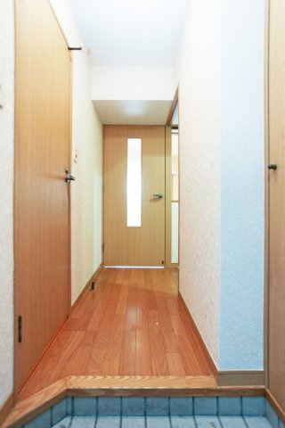 エステート・モア・薬院倶楽部　5階の玄関|現状優先になります。