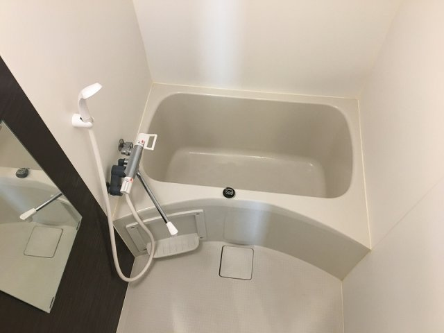 レオネクストＣＯＺＹの浴室