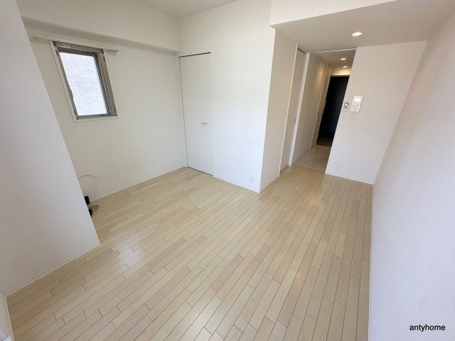 ドゥーエ立売堀　仲介手数料無料の居間・リビング