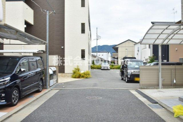ドミソレイユⅡの駐車場