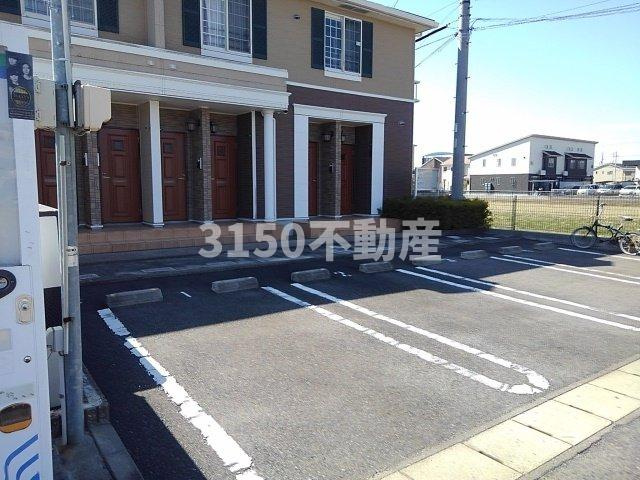 テルカーナあさい　Ⅱ棟の駐車場|駐車場に車を止められます