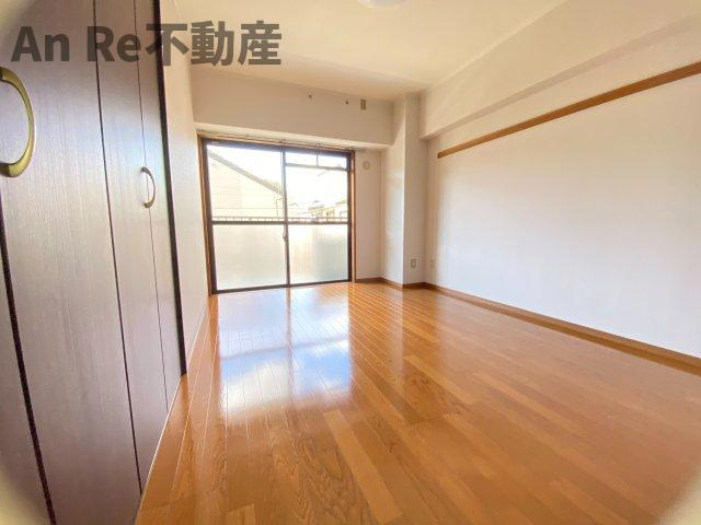 ロイヤルメゾンⅡの洋室