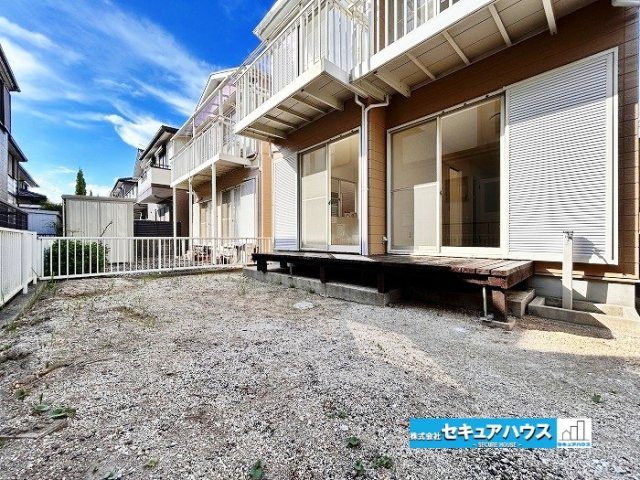 【中古戸建】知多市新知台2丁目の庭|【庭】
◆ゆとりのある庭スペースは、ガーデニングや家庭菜園を楽しんだり、お子さまの遊び場として活用したりと使い方いろいろ。季節の植物を育てるなど、暮らしに彩りを添えてくれます。