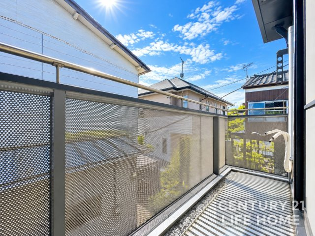 【バルコニー】 | グリーンライン「東山田」中古戸建 | お洗濯にも便利なバルコニー付き