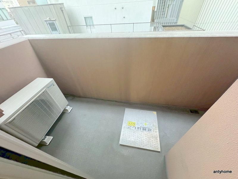 クロスレジデンス大阪新町　仲介手数料無料のバルコニー