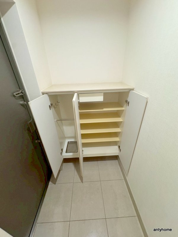 クロスレジデンス大阪新町　仲介手数料無料の収納