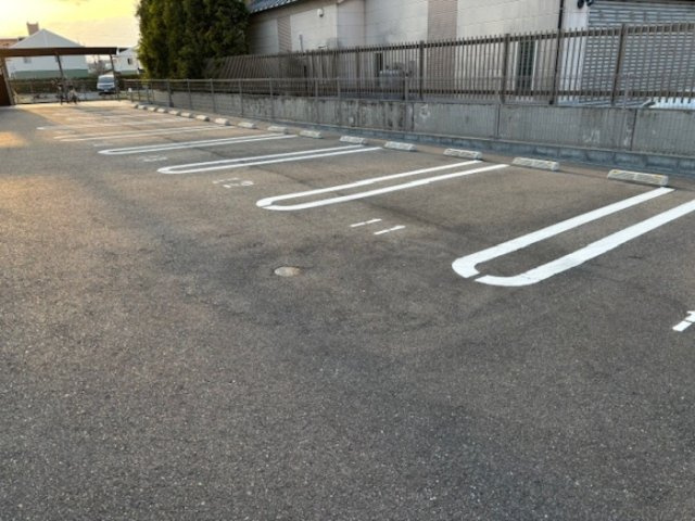クレインの駐車場|駐車場完備です