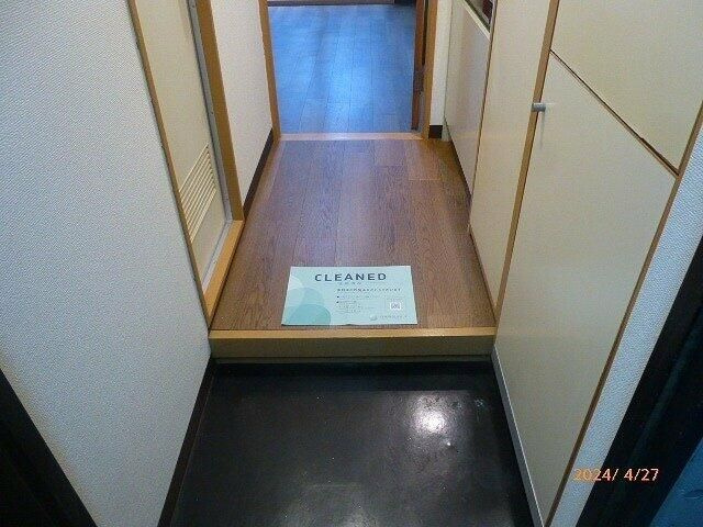 ＫＩＫビルの玄関