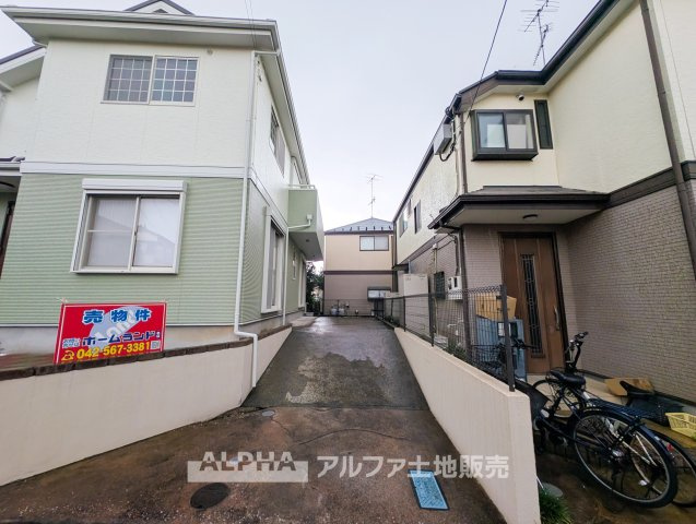 あきる野市草花の中古一戸建の外観|【New Life Begins】◆新生活をここから◆
キッチン・浴室・洗面化粧台・トイレを交換済み。内外のリフォームを施した4LDKの住まいです。