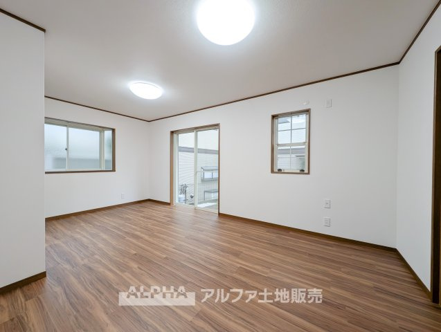 あきる野市草花の中古一戸建の居間・リビング|【Daily Comfort】◆心地よいLDK◆
食事や団らんなど、家族の時間を楽しめるリビングです。
