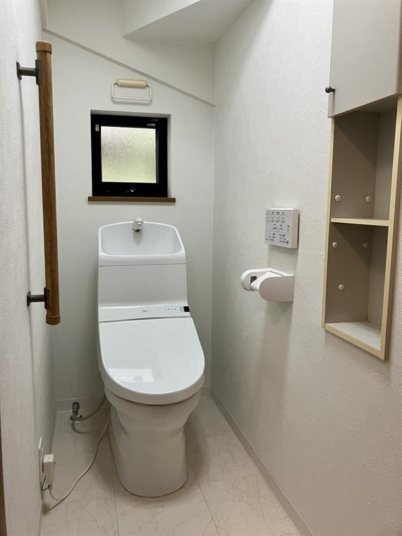 新堀戸建のトイレ