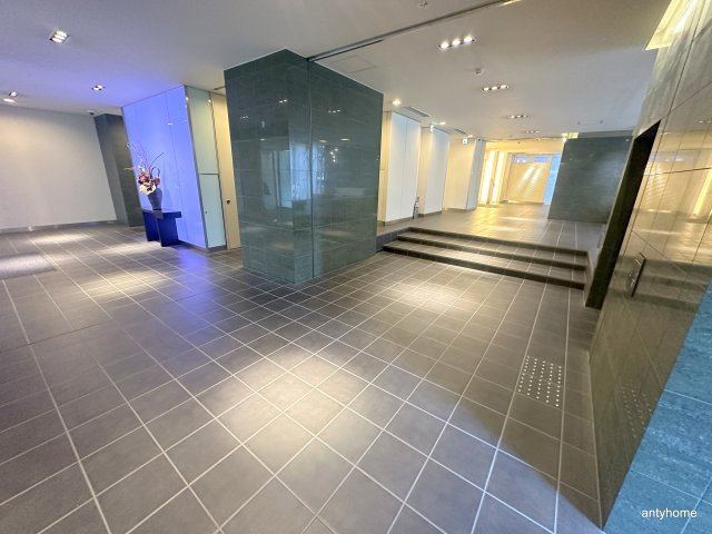 クロスレジデンス大阪新町　仲介手数料無料のロビー