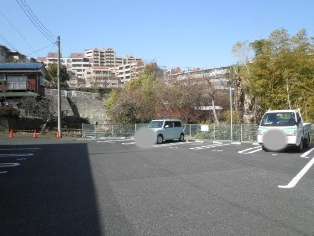ペルーシェ B棟の駐車場|駐車場