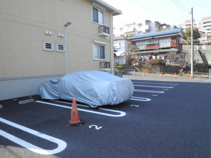 ペルーシェ B棟の駐車場|駐車場