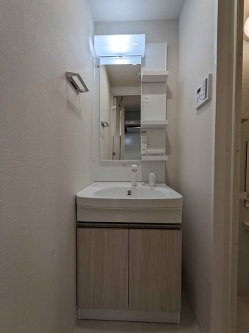 エムブイインプ新大阪の洗面所