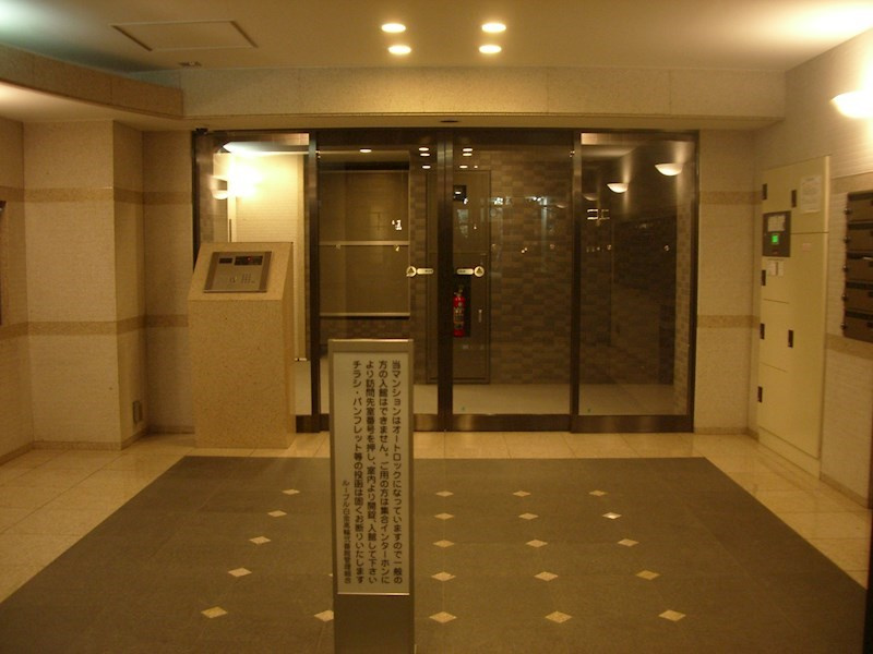 ルーブル白金高輪弐番館のロビー