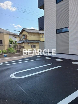 【駐車場】 | ハーモニーハウス | 駐車場に車を止められます