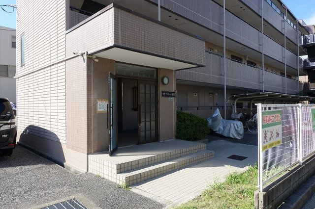 カサフィオーレ樋口のエントランス
