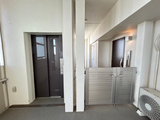 ワイズグランスカイ南桃原　１２階の玄関