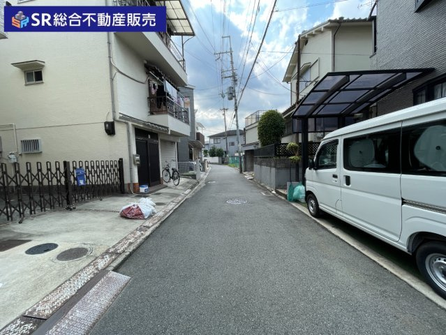 加納2丁目中古戸建の前面道路含む現地写真|当日予約も大歓迎です！土日祝、雨の日やお子様連れのお客様の送迎も可能ですのでお気になさらずお問合せ下さい。お仕事終わりのお時間にも柔軟に対応致しますのでお気軽にお申し付け下さいませ。