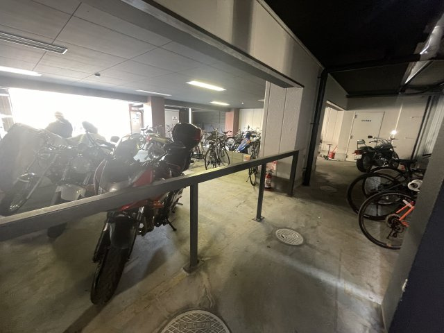 ＣＡＳＡＲＯＳＥＨＩＬＬの駐車場