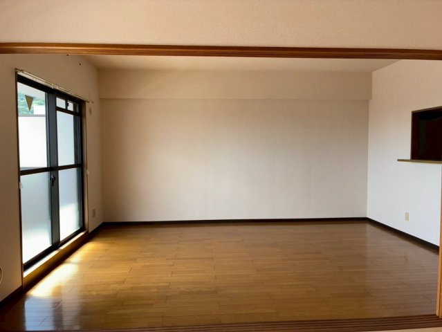 第3阿賀中央ハイツの居間・リビング