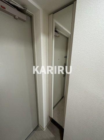 京橋イーストガーデンの玄関|同物件別部屋の写真です。