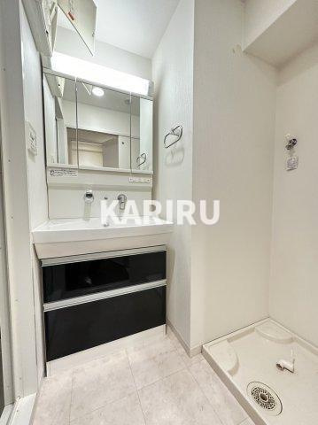 京橋イーストガーデンの洗面所|同物件別部屋の写真です。