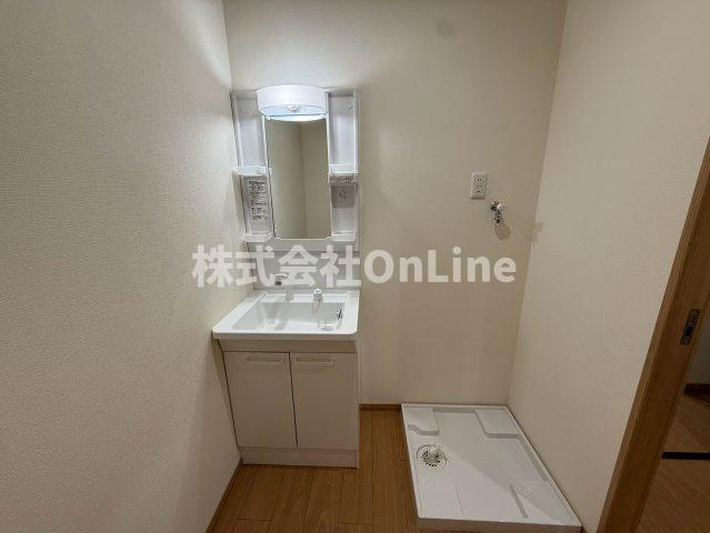 ローレルサウス若江西新町の独立洗面台