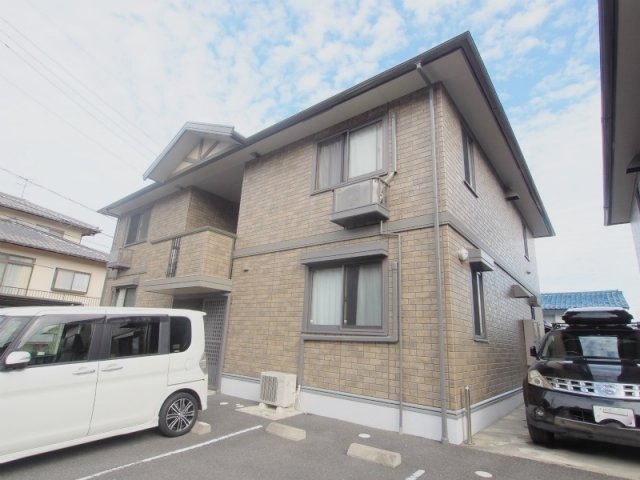 リビングタウン山本B棟