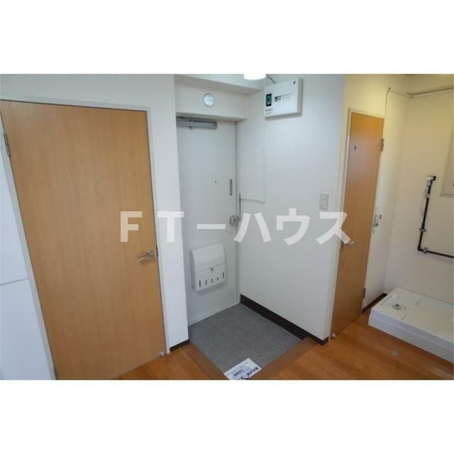 ハイツ橋本の玄関