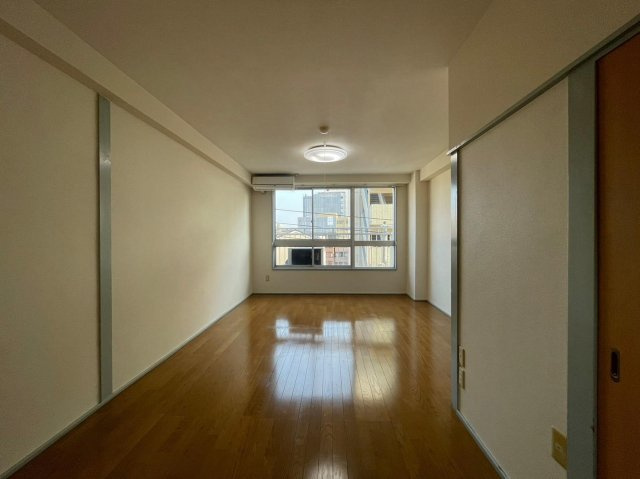 春日町マンションの内装